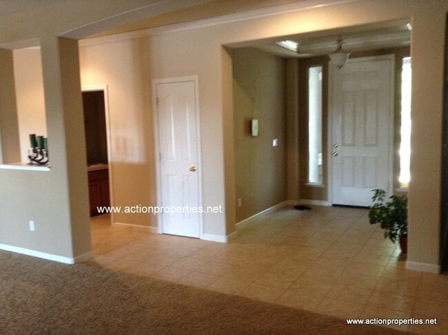 Building Photo - Action Properties R.E.S. Inc. Offering Beautiful Highland Park Single Story 3 Car, 4 Bedroom, Gar...
