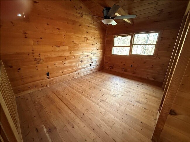 Building Photo - 2405 Mountain Rd