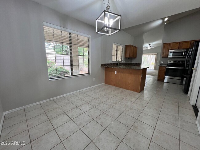 Building Photo - 10419 N 58th Dr