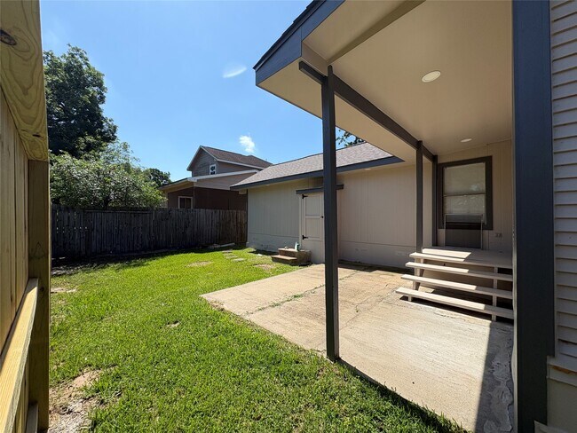 Building Photo - 17807 Dean Ct