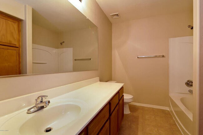 Building Photo - Great-room floor plan with 4 bedrooms PLUS...