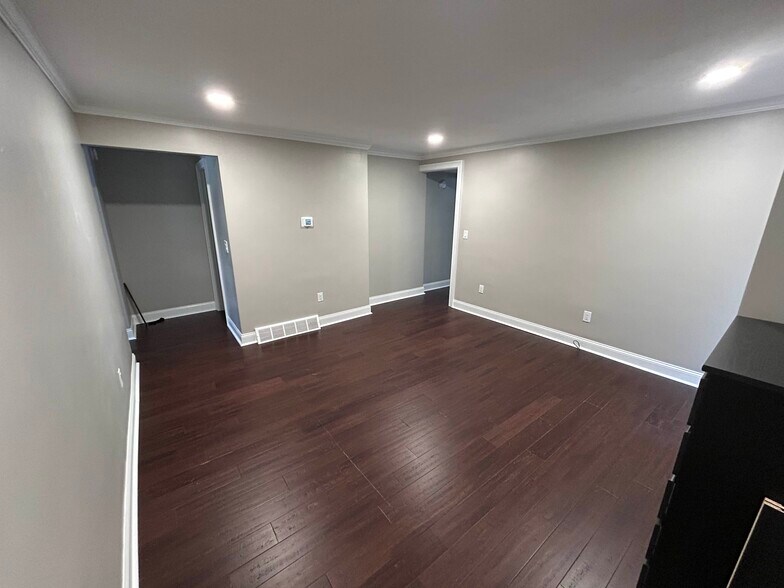 Building Photo - 4054 Howley St