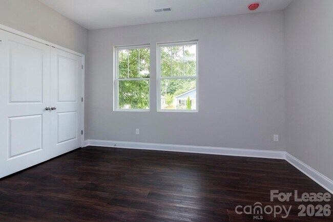 Building Photo - 2915 Ross Ave