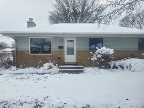 Building Photo - 3 Bedroom Single Family Ranch Home