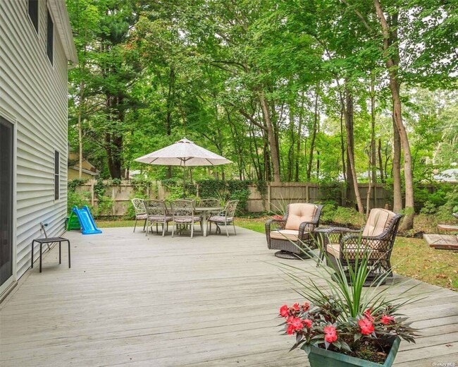 Building Photo - 43 Spencer Ln