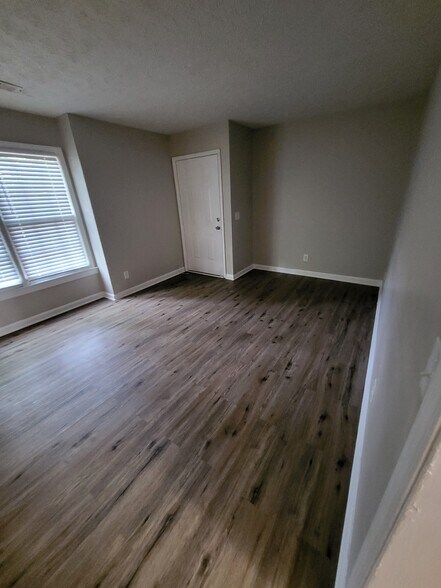 Building Photo - 9310 Cedar Ridge Dr NW