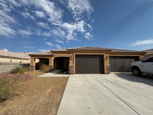 Building Photo - Los Lagos Lakefront WINTER Rental 3Br with Utilities AVAILABLE 10/1/2025