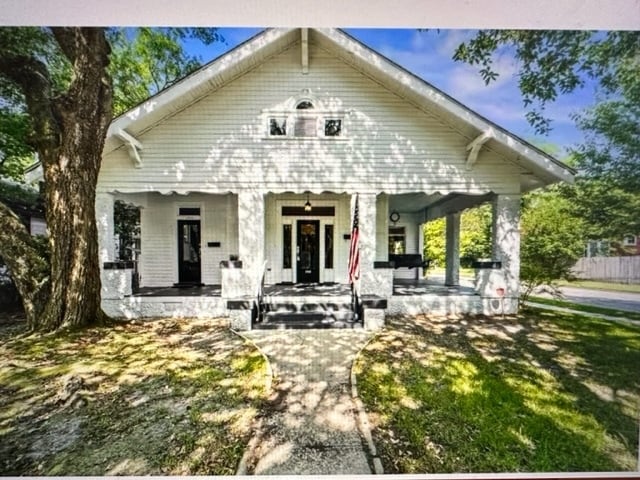 Front - 252 Tuttle Ave