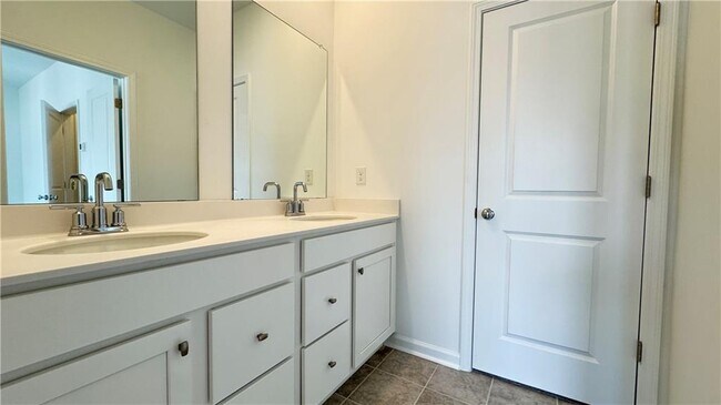 Building Photo - 55 Peeples Dr