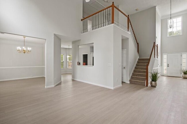 Building Photo - 329 Horsehill St