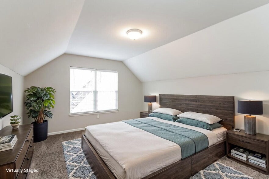 Building Photo - 7031 Coble Ave