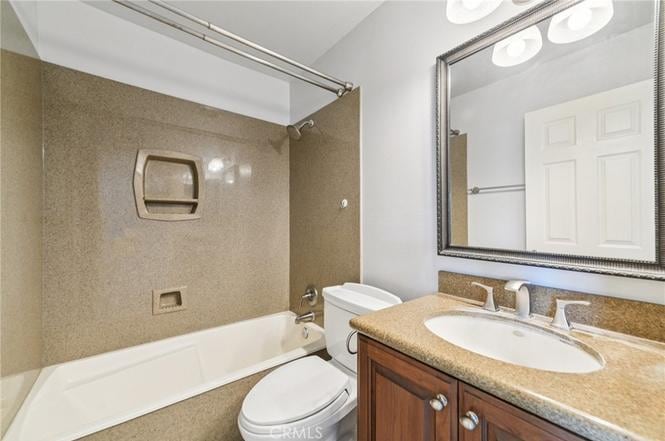 Building Photo - 4710 Avenida Del Este