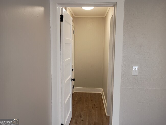 Building Photo - 11 Hester Dr