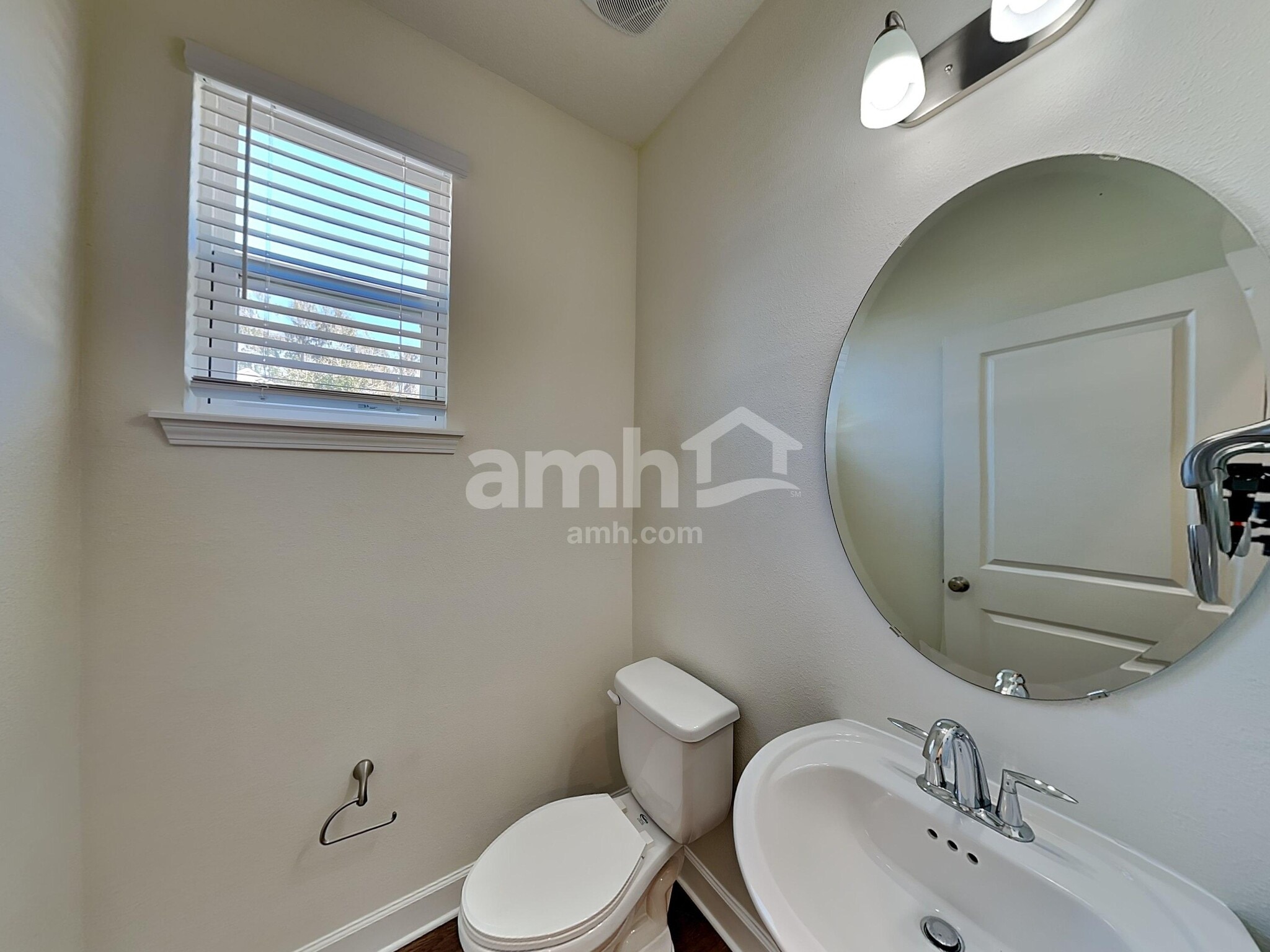 Building Photo - 3051 Creek Village Ln