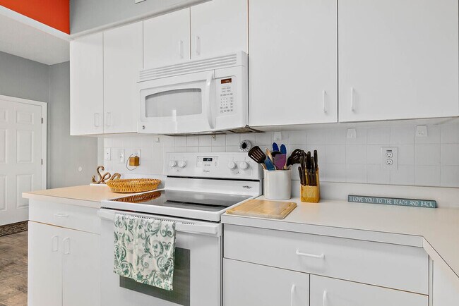 Building Photo - 110 Surfview Dr