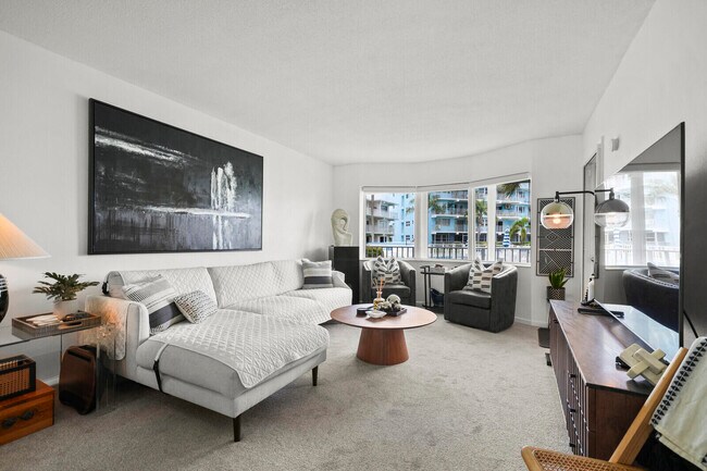 Building Photo - 1444 SE 15th Ct