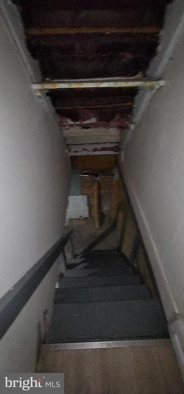 Building Photo - 939 W Pine St