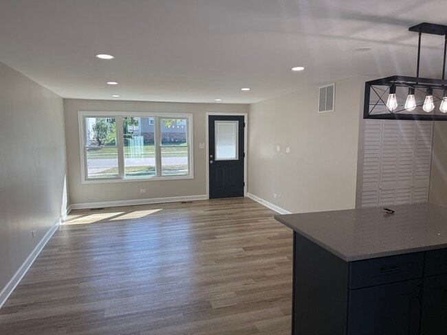 Building Photo - 1220 Kingston Ln