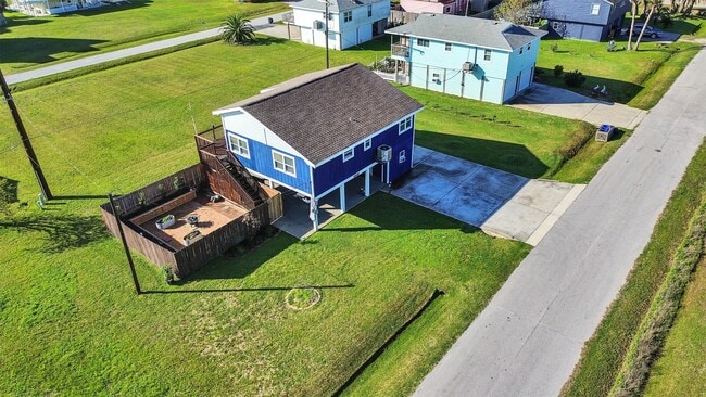 Building Photo - 16527 Lewis Scott Rd