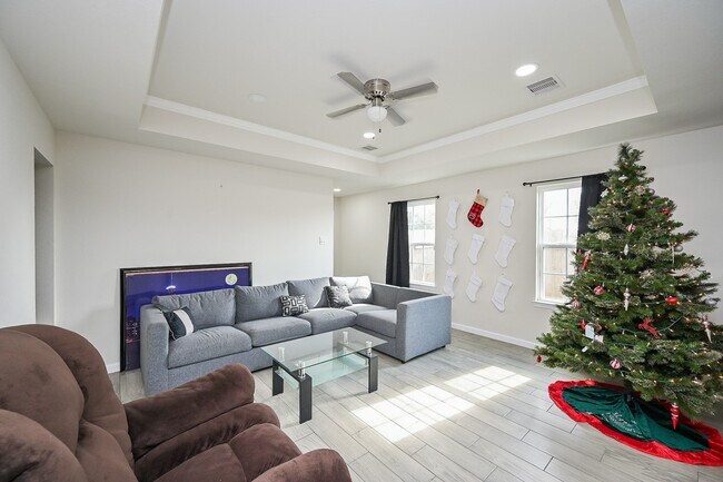 Building Photo - 1739 Cemetery Rd