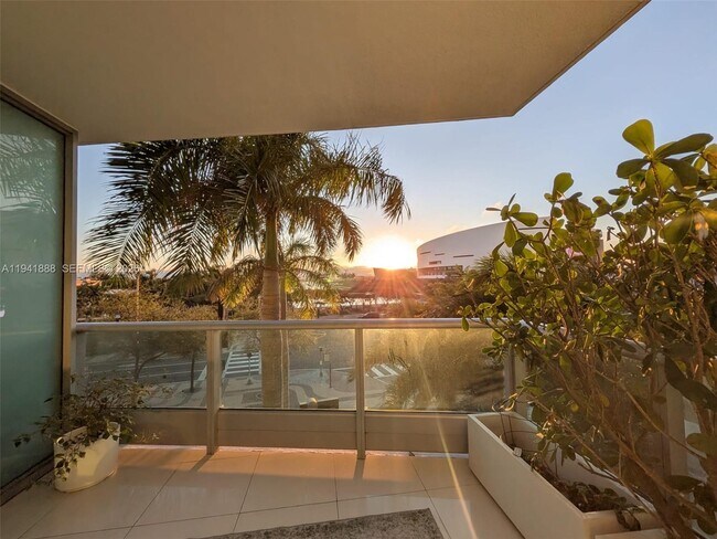 Building Photo - 900 Biscayne Blvd