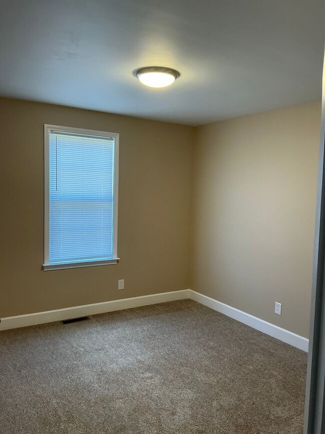 Building Photo - 824 Buckhorn Dr