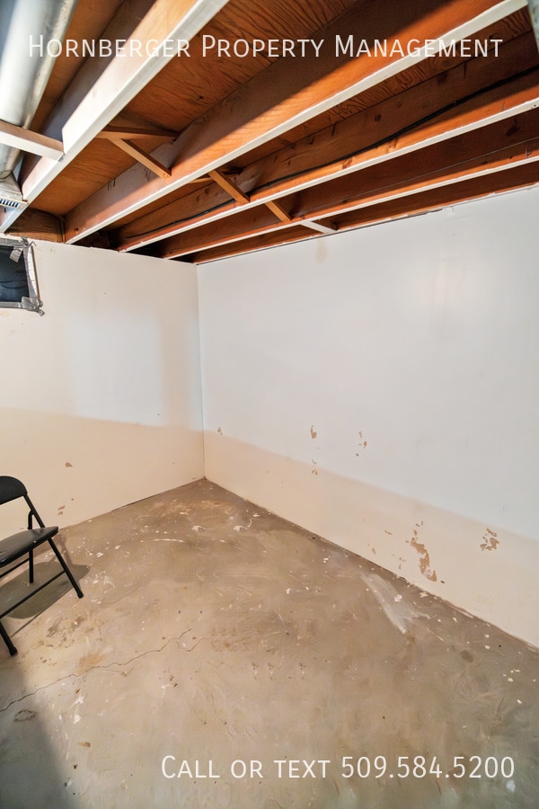 Building Photo - Duplex on the North Side