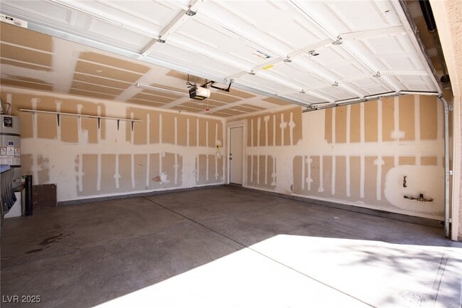 Building Photo - 2516 Courlan Dr
