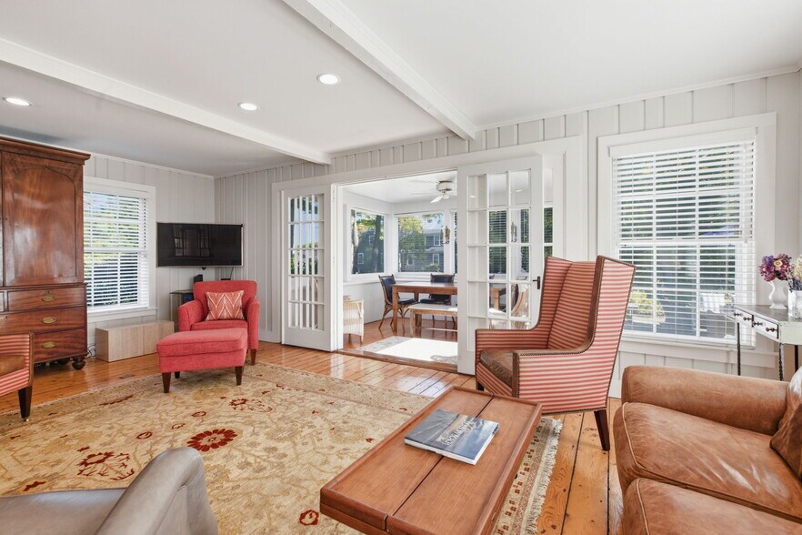 Building Photo - 11 Friendship Ln