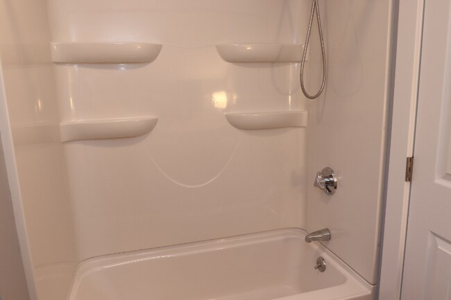 Building Photo - 73 Everett St