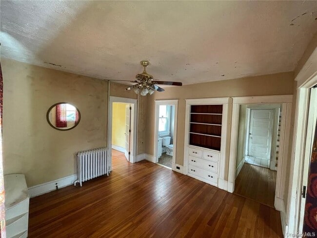 Building Photo - 21 Gladstone Ave