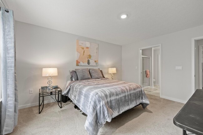 Building Photo - 5969 Hollett Dr S