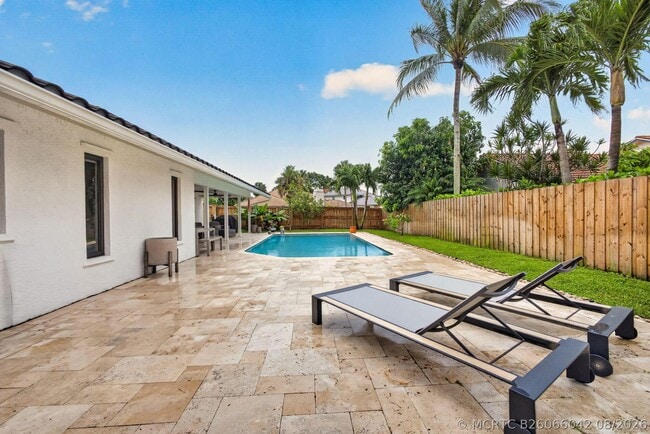 Building Photo - 12897 La Rochelle Cir