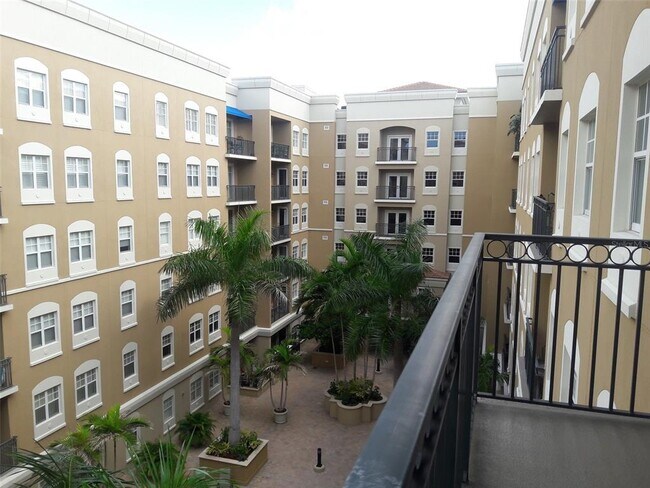 Building Photo - 1064 N Tamiami Trl