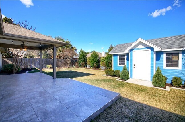 Building Photo - 129 Copperwood Loop