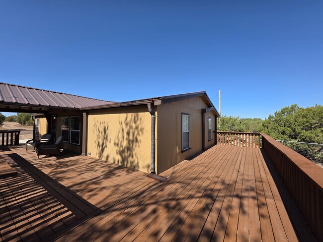 Building Photo - 8082 Well Rd