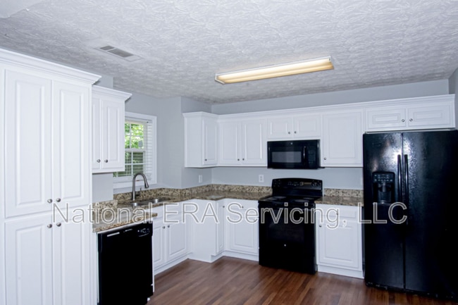 Building Photo - 65 Weldon Pl