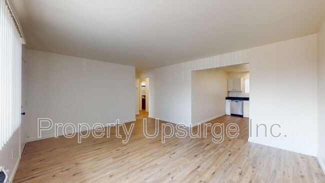 Interior Photo - The Peaks