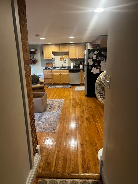 Building Photo - 147 Woodlawn Ave