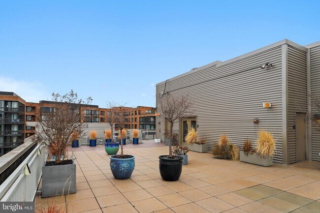 Building Photo - 440 L St NW
