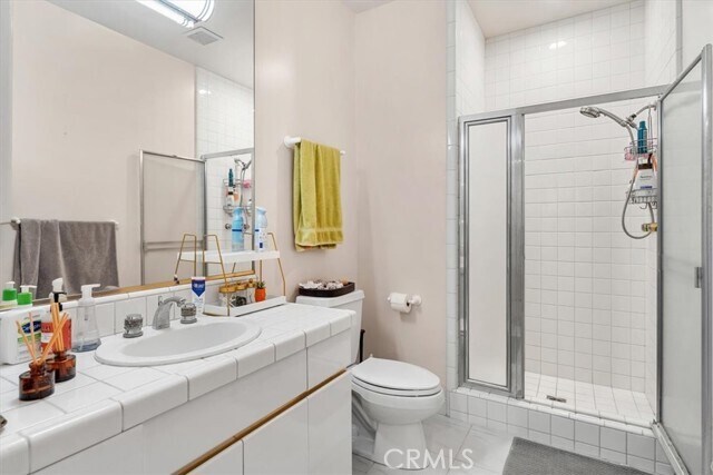 Building Photo - 723 S Broadway