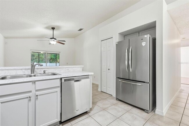 Building Photo - 13817 Valleybrooke Ln