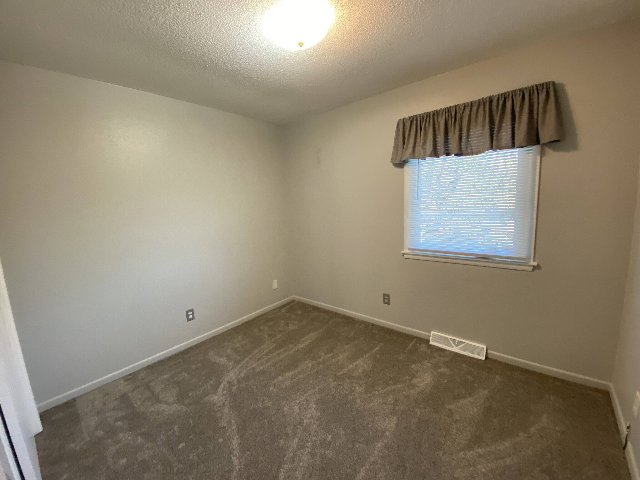 Building Photo - 3310 SE 5th St