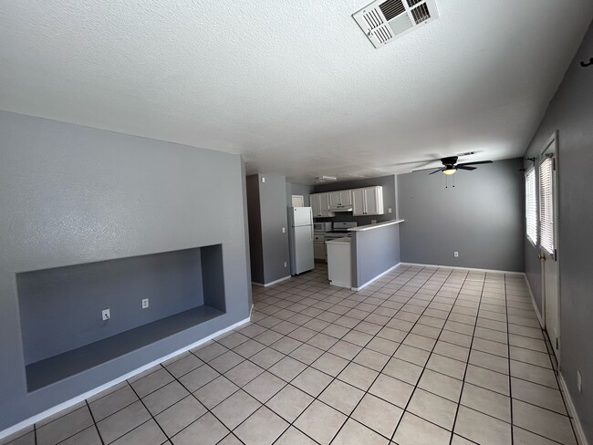 Building Photo - 2501 Sierra Luna Ave