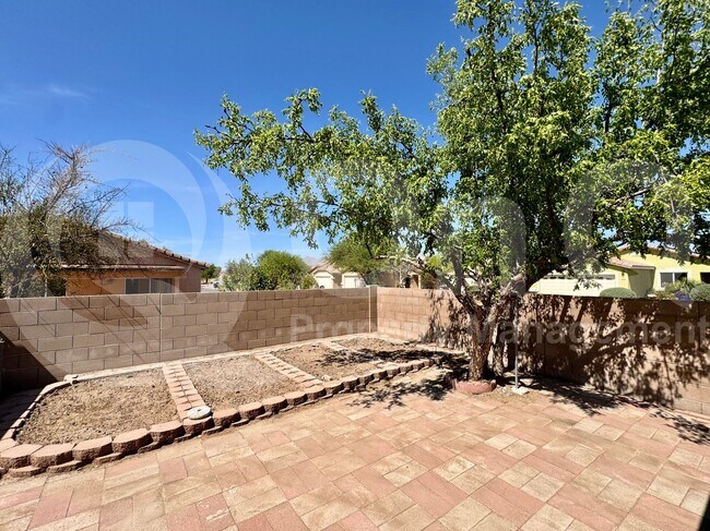 Building Photo - 2152 W Burlwood Way