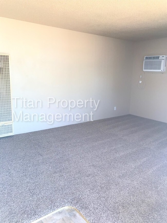 Building Photo - 1400 Harris Ave