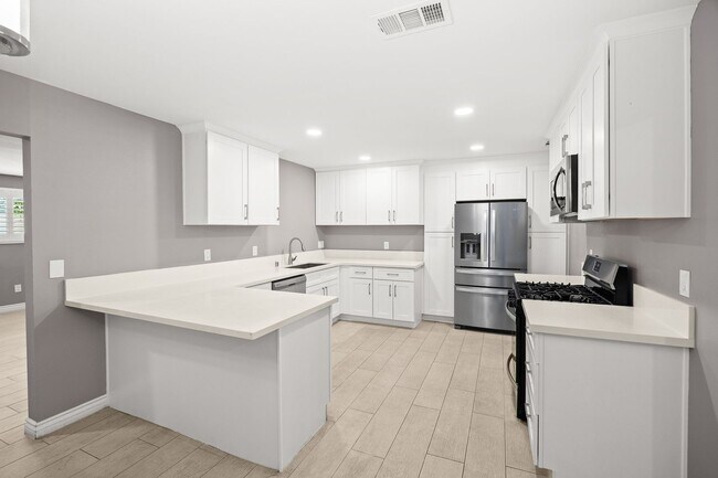 Building Photo - Gorgeous North Upland Home for Lease