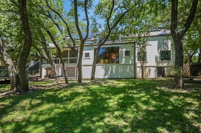 Building Photo - 4914 Rollingwood Dr