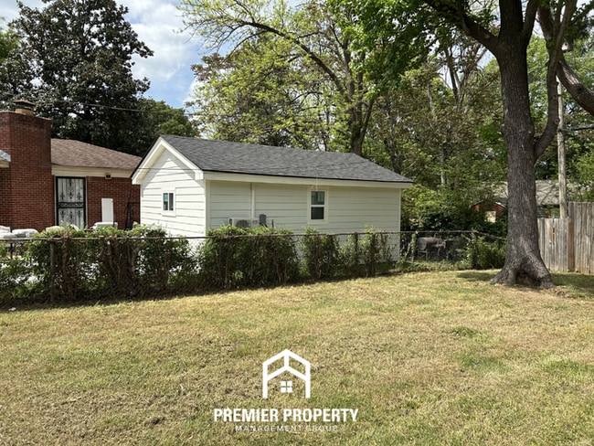 Building Photo - Charming 3BR Southaven Home | Brick Fireplace, 2-Car Garage & Fenced Yard