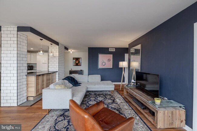 Building Photo - 5500 Holmes Run Pkwy